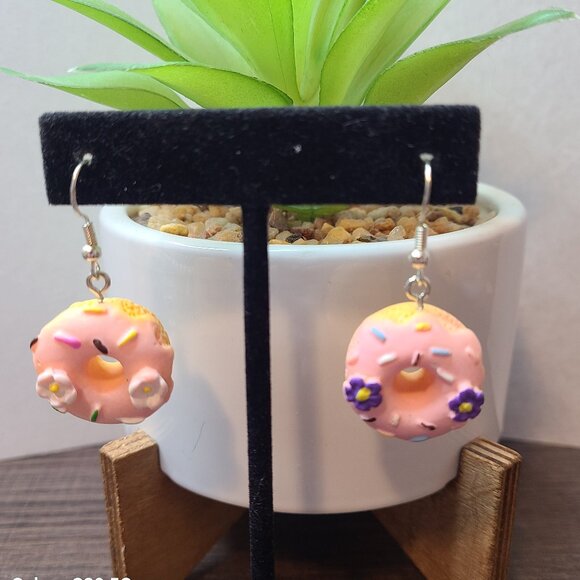 Handmade Donut Earrings Pink Flower Dangle Drop Fun Foodie Cute Earrings NEW - Picture 5 of 6